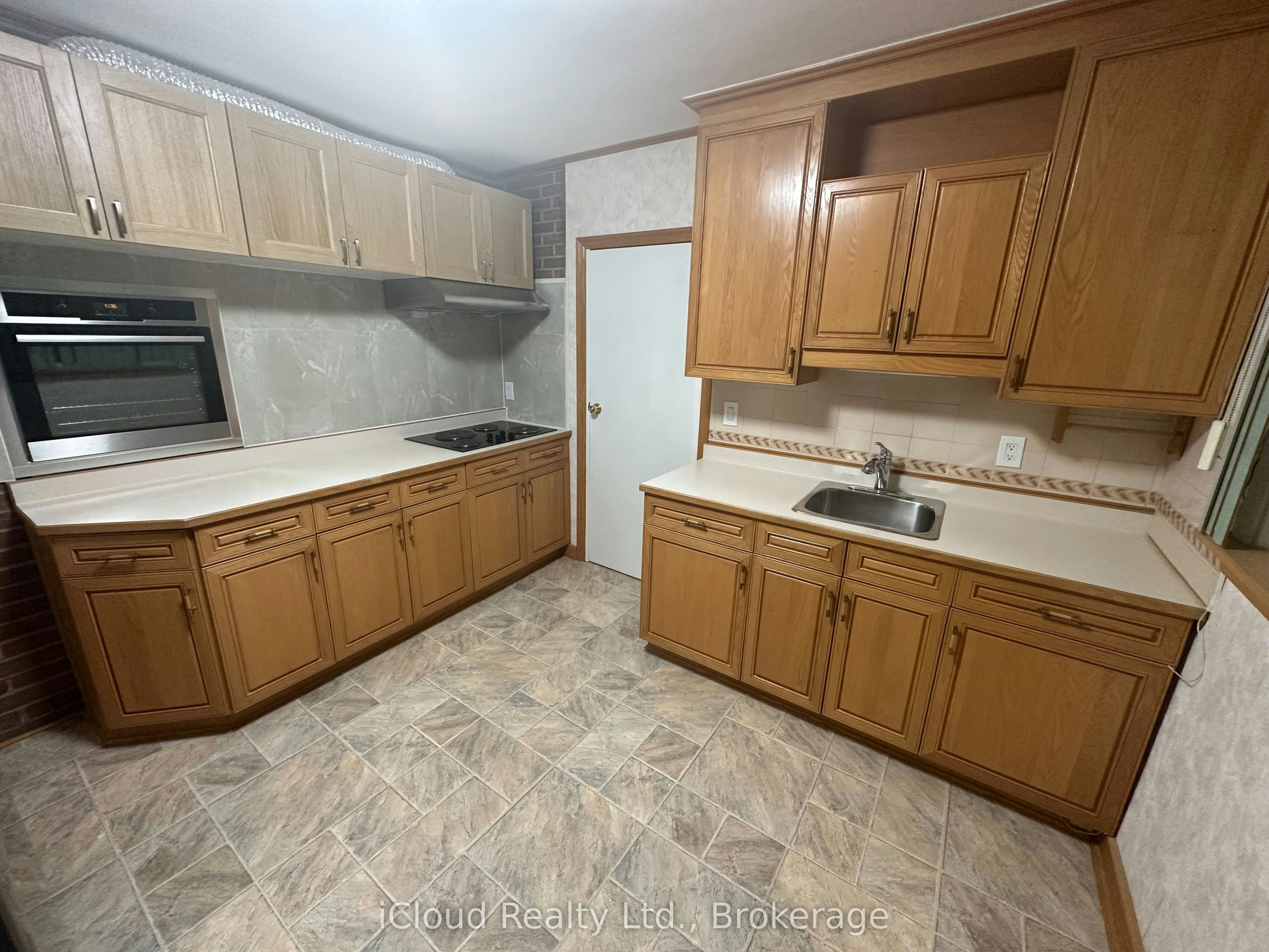Main-17 Sora Drive, Mississauga, ON, L5M 1B3 - 11
