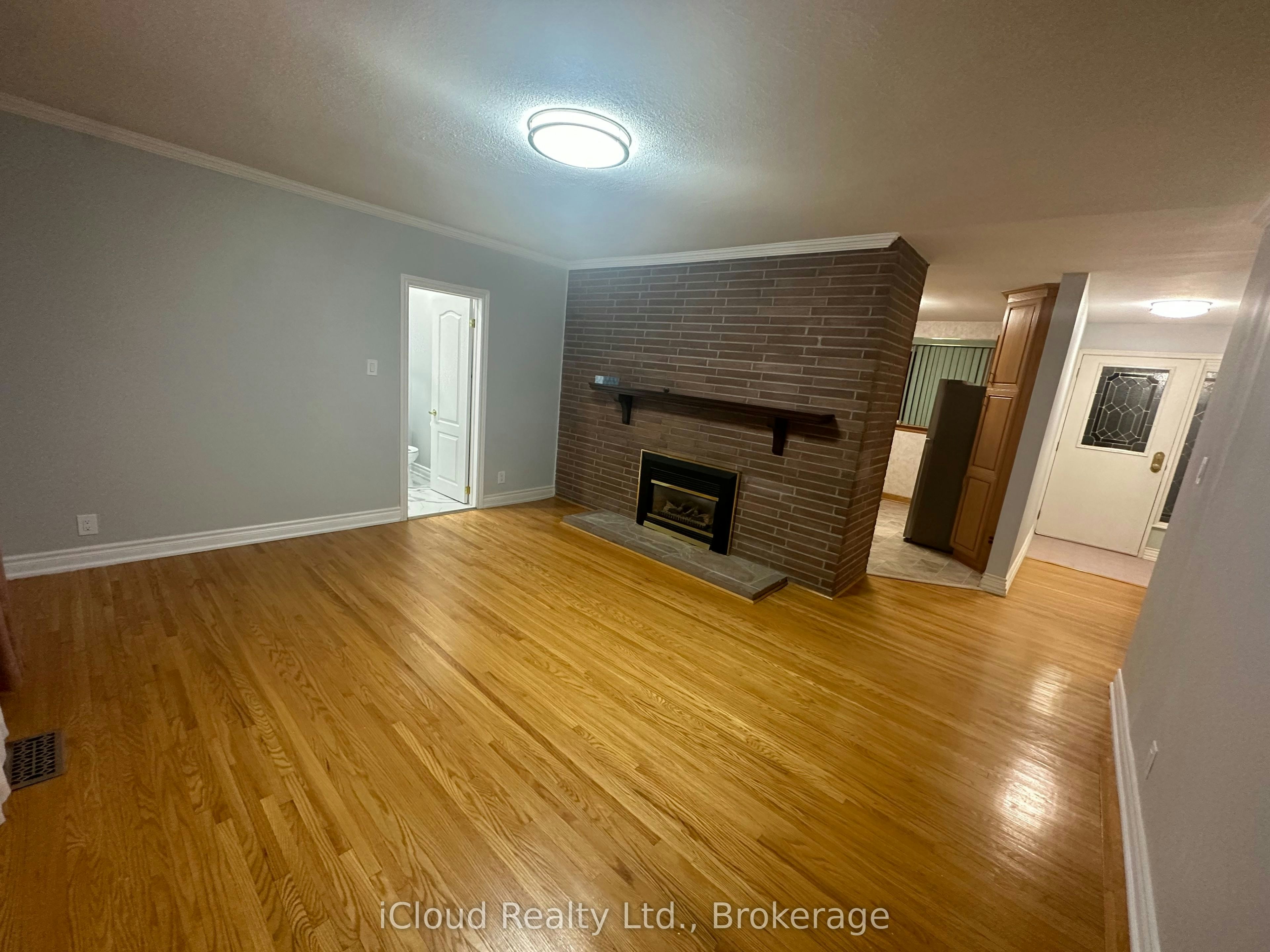 Main-17 Sora Drive, Mississauga, ON, L5M 1B3 - 17