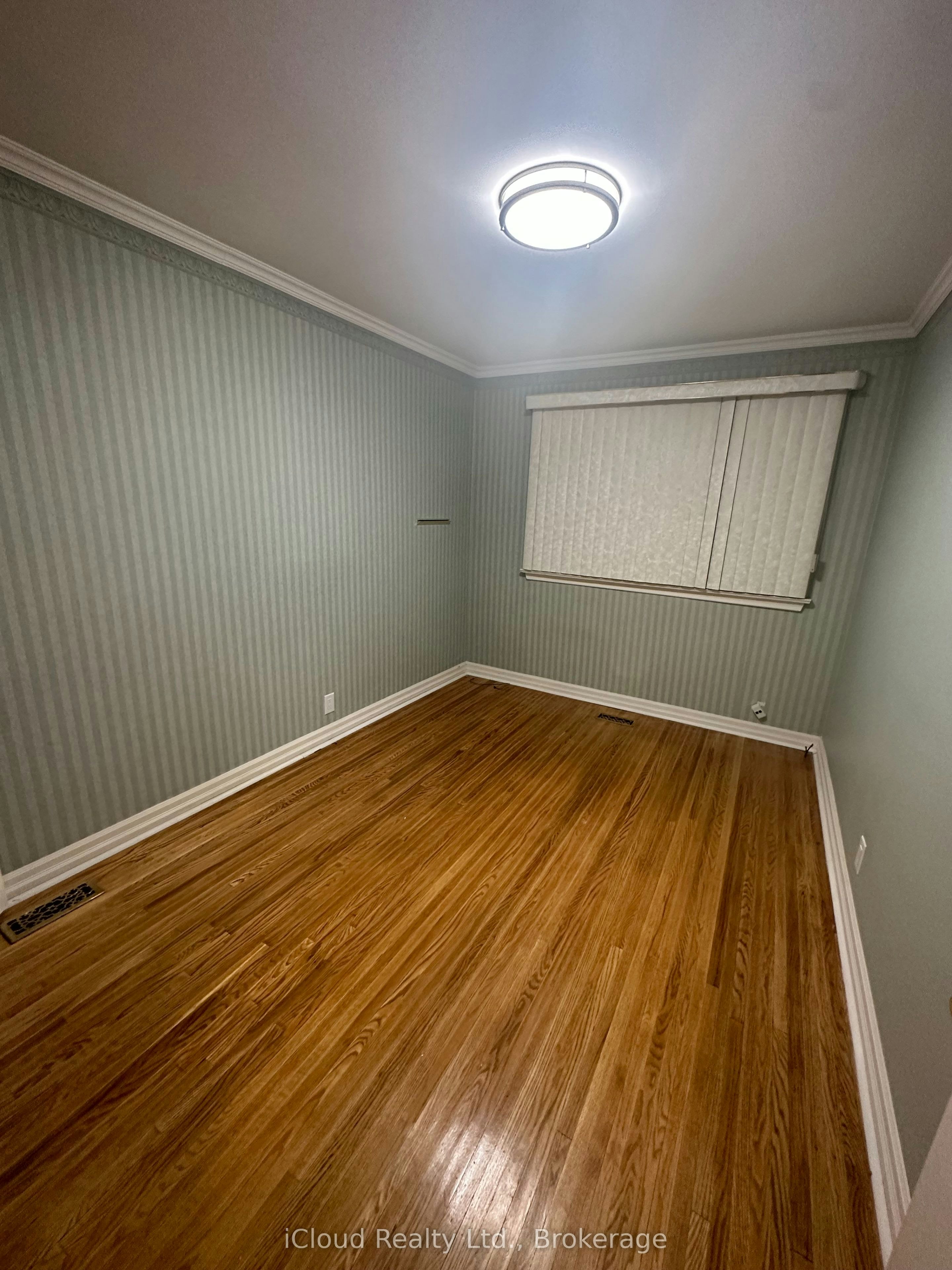 Main-17 Sora Drive, Mississauga, ON, L5M 1B3 - 4