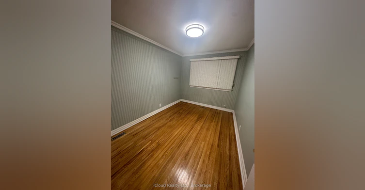 Main-17 Sora Drive, Mississauga, ON, L5M 1B3 - 4