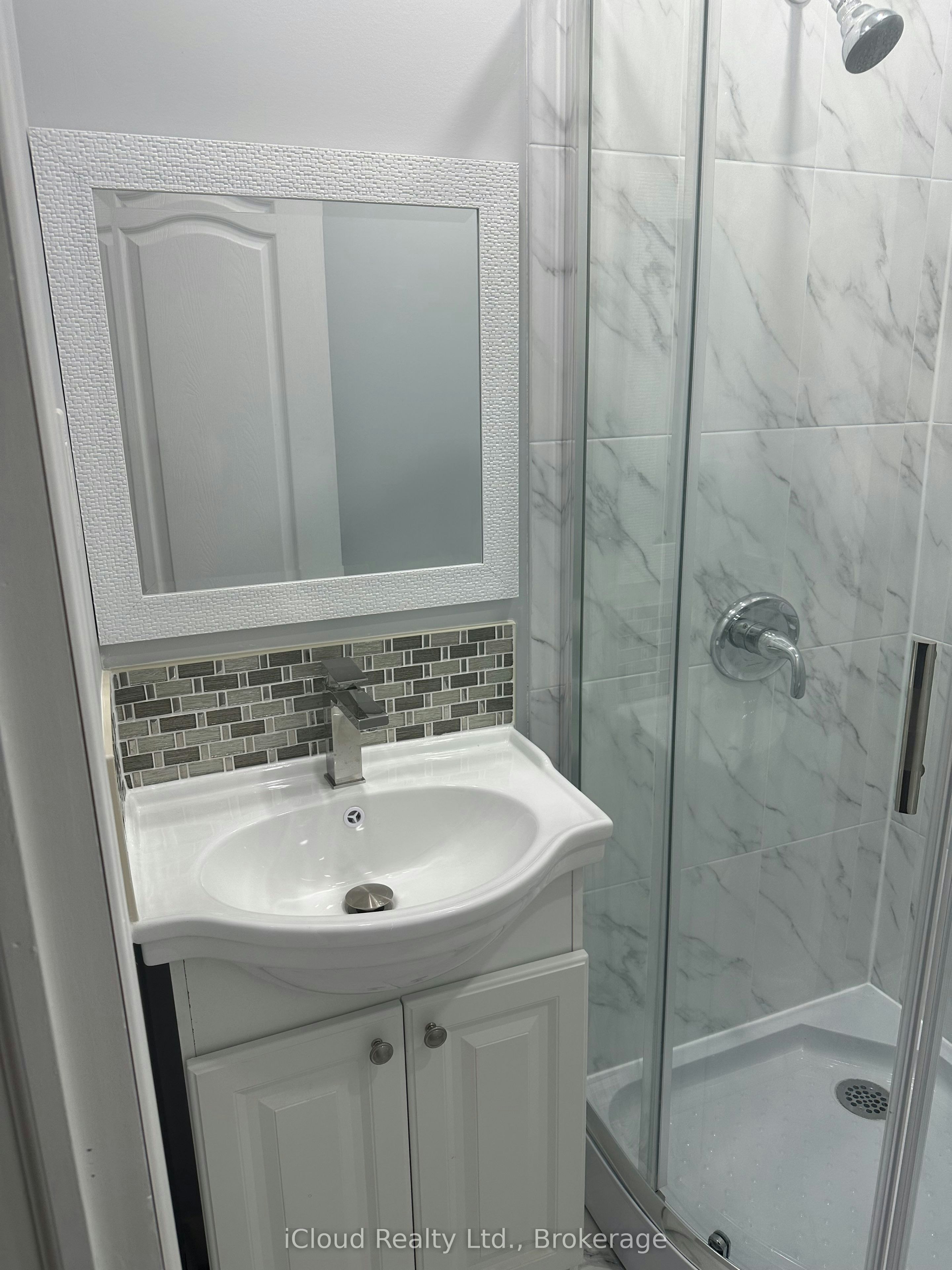 Main-17 Sora Drive, Mississauga, ON, L5M 1B3 - 21