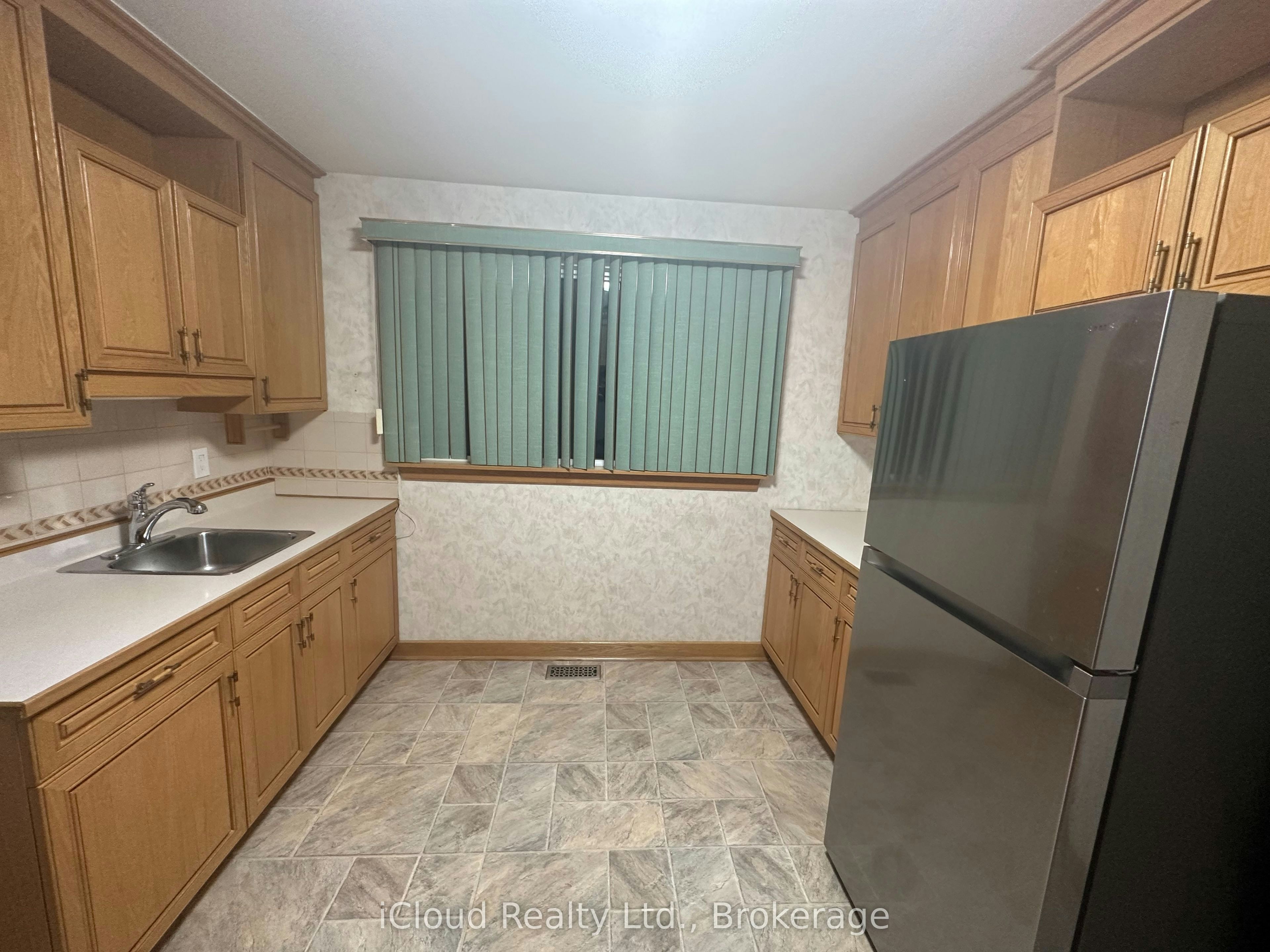 Main-17 Sora Drive, Mississauga, ON, L5M 1B3 - 9