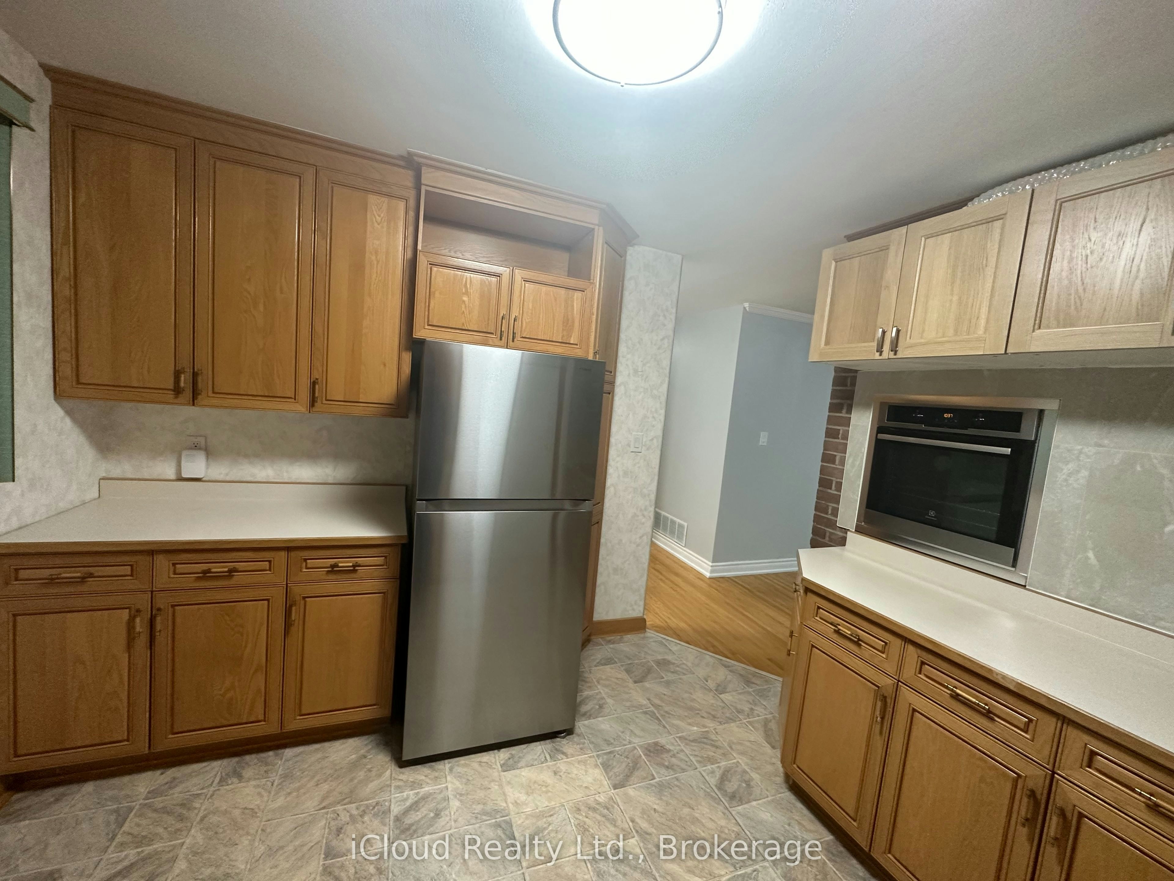 Main-17 Sora Drive, Mississauga, ON, L5M 1B3 - 10