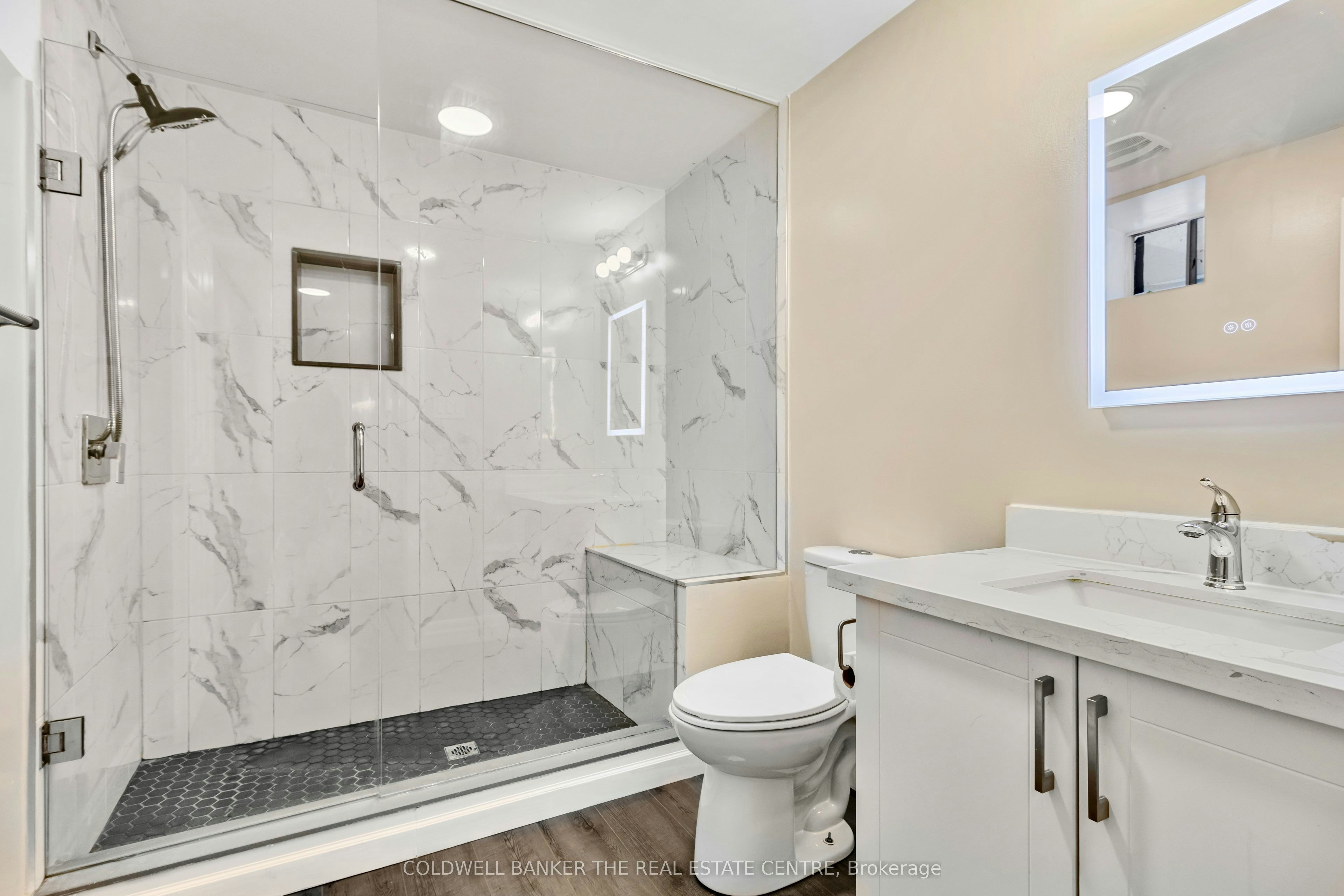 5 Rutherford Avenue, Toronto, ON, M6M 2C5 - 7