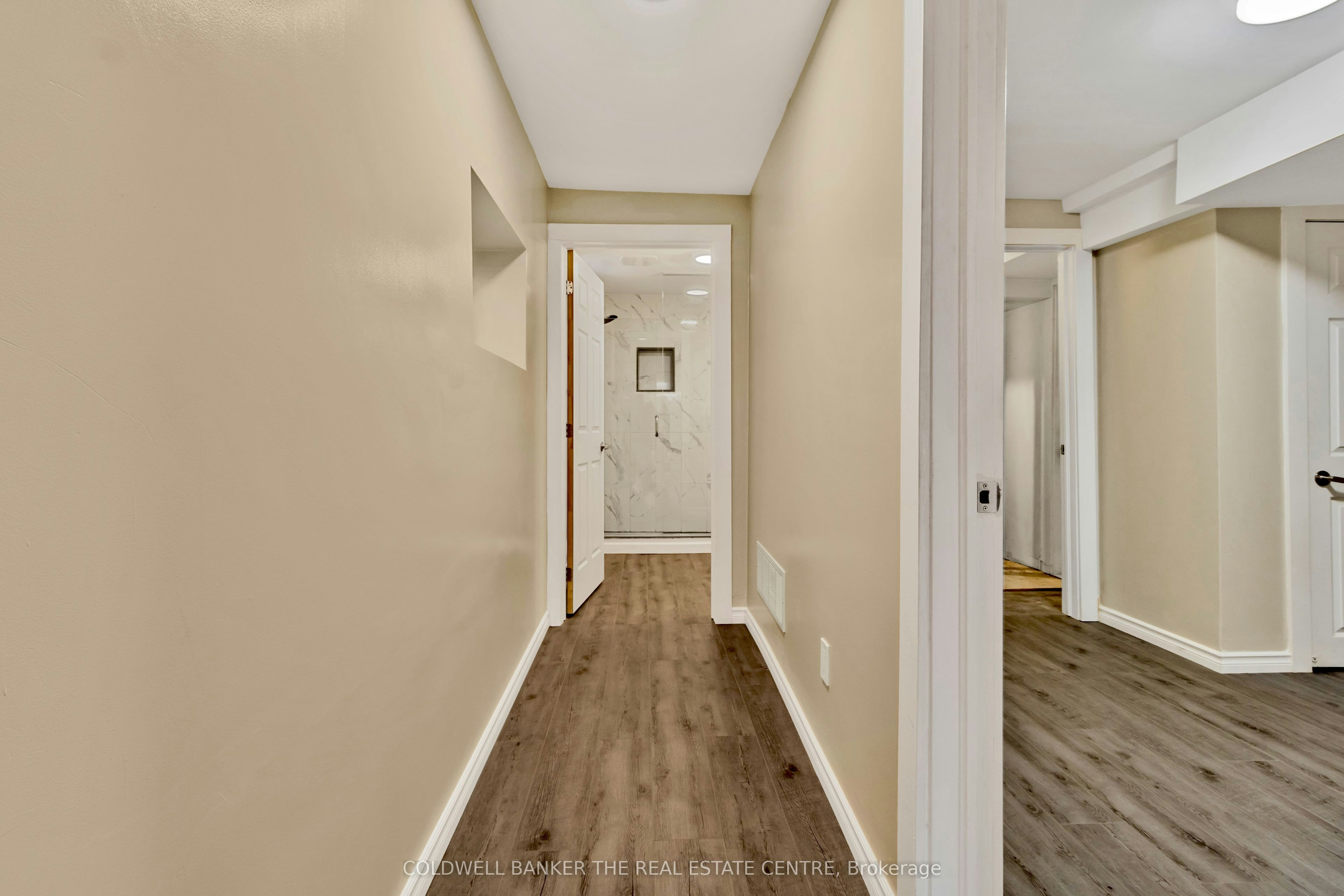5 Rutherford Avenue, Toronto, ON, M6M 2C5 - 5