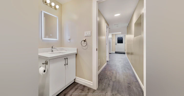 5 Rutherford Avenue, Toronto, ON, M6M 2C5 - 6