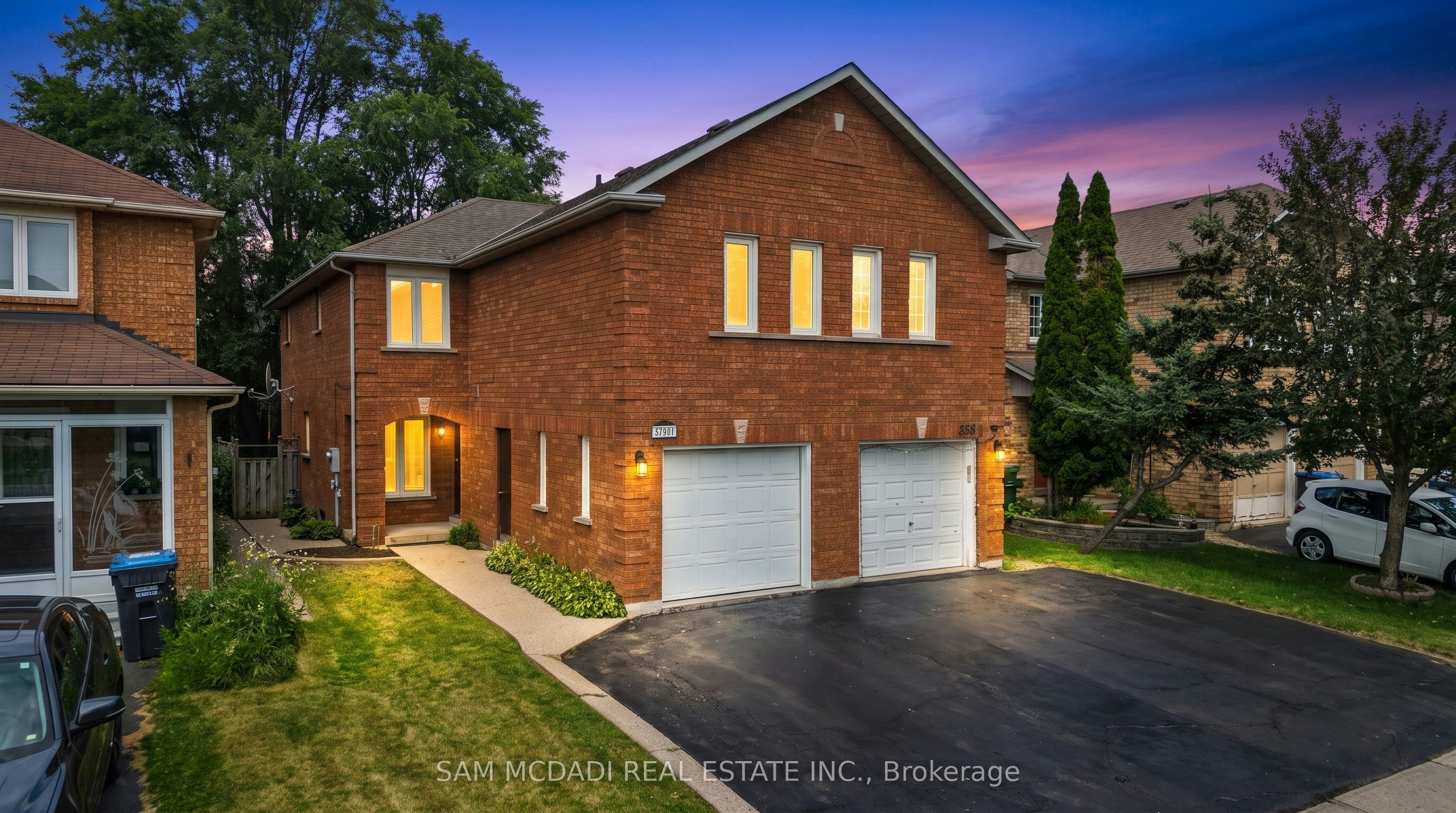 3847 Densbury Drive, Mississauga, ON, L5N 6Z3