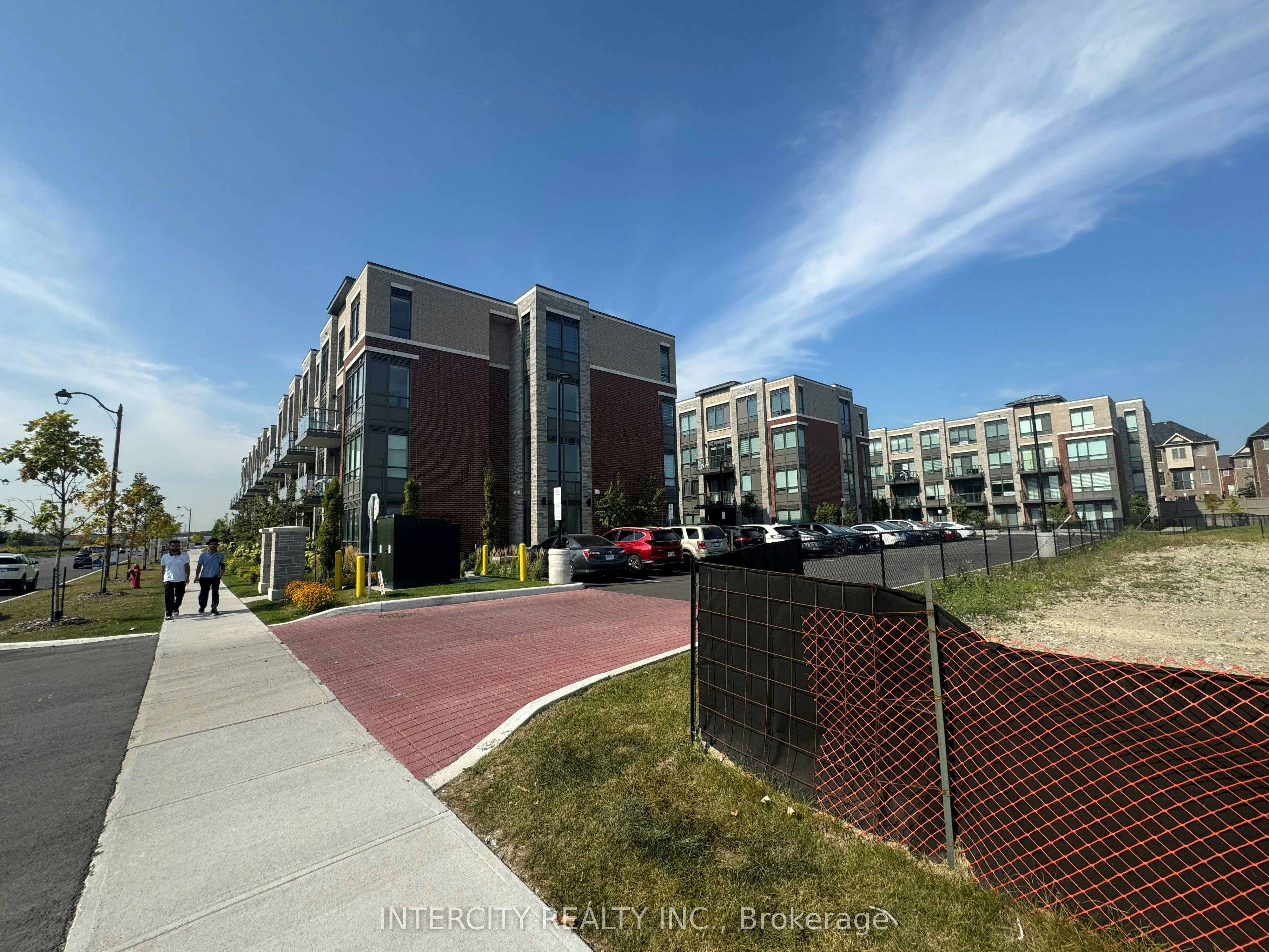138-85 Attmar Drive, Brampton, ON, L6P 0Y6 - 2