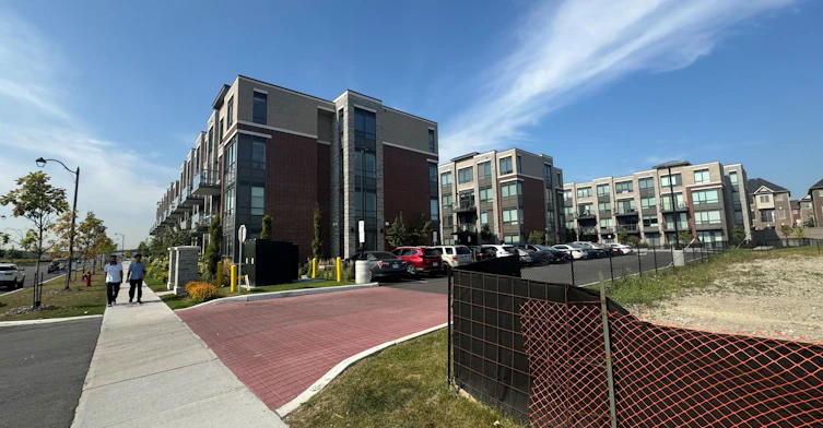 138-85 Attmar Drive, Brampton, ON, L6P 0Y6 - 2