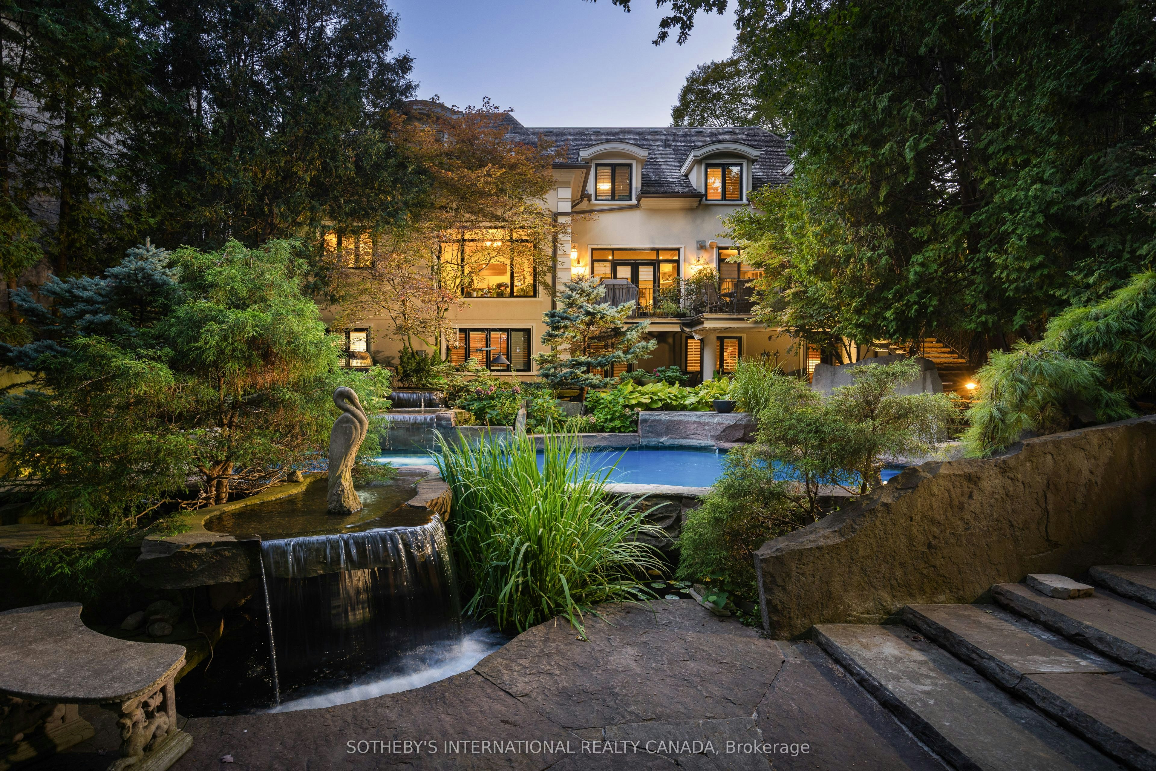 23 Edenbrook Hill, Toronto, ON, M9A 3Z7