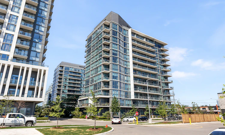 1118-1185 The Queensway N/A