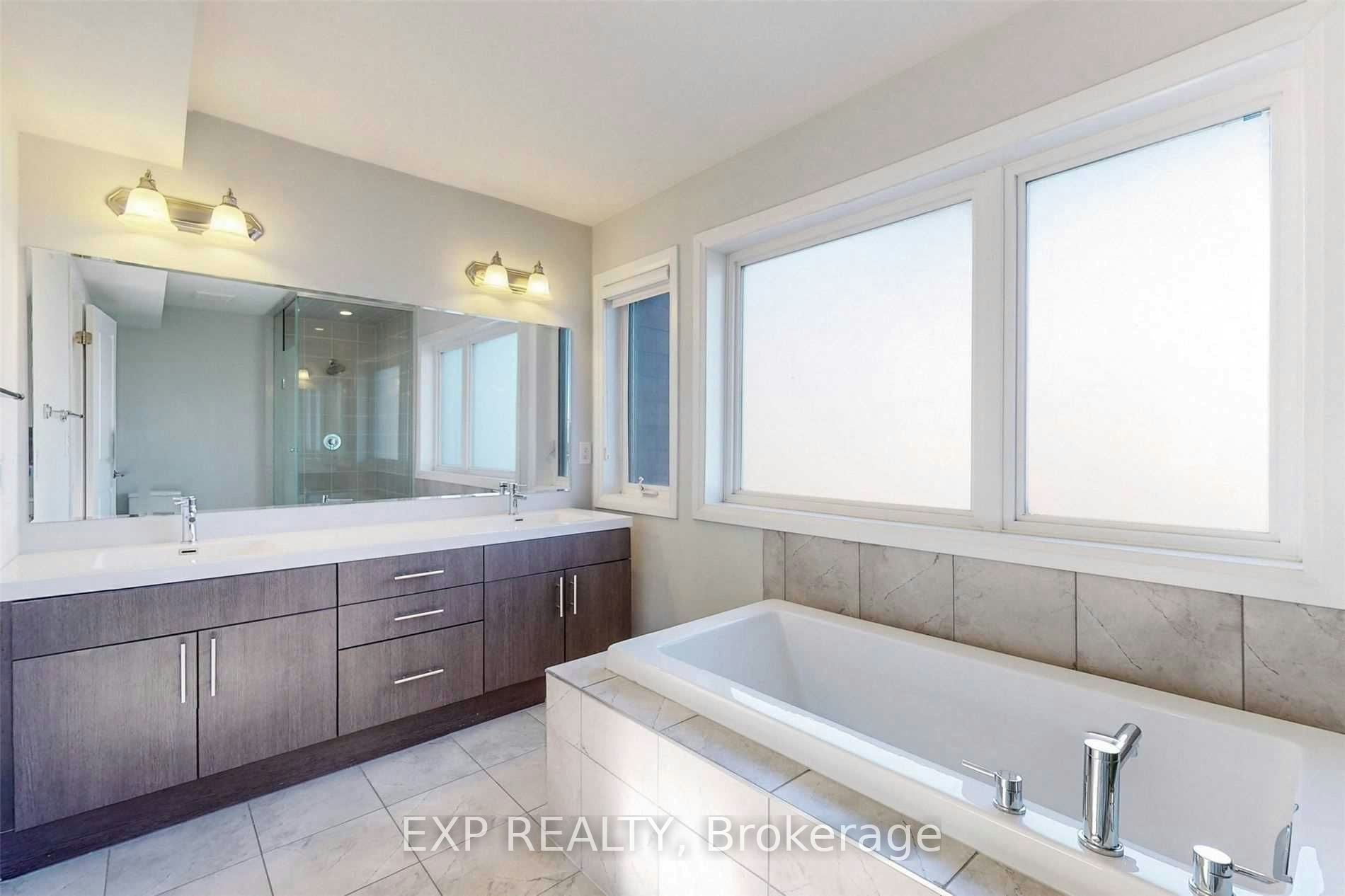 16 Caroline Carpenter Grove, Toronto, ON, M3K 0B1 - 16