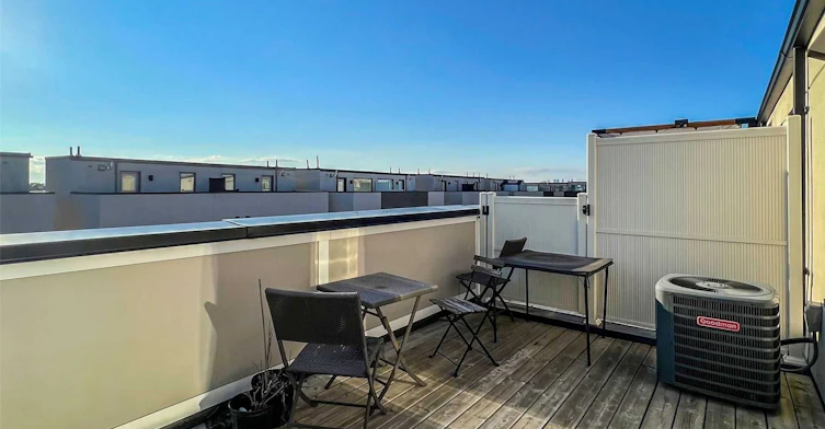 16 Caroline Carpenter Grove, Toronto, ON, M3K 0B1 - 24
