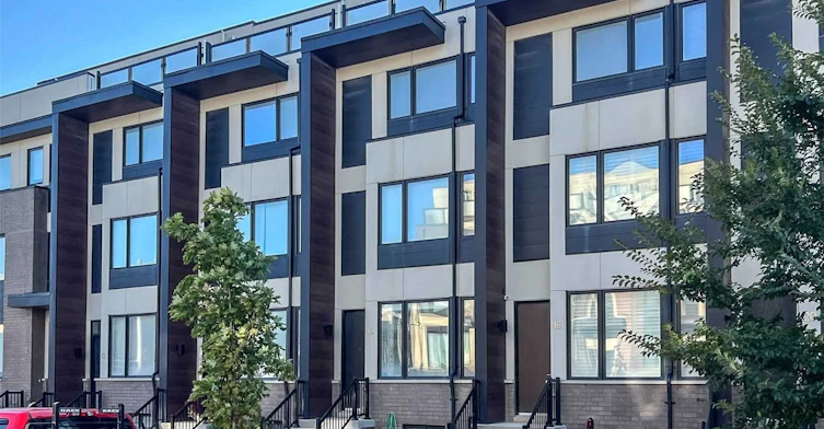 16 Caroline Carpenter Grove, Toronto, ON, M3K 0B1 - 2