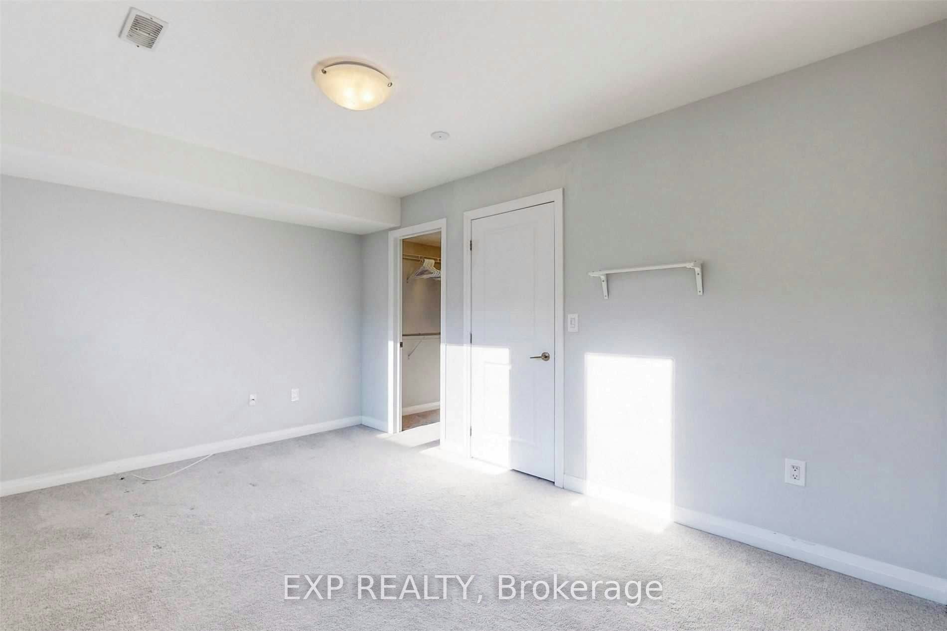 16 Caroline Carpenter Grove, Toronto, ON, M3K 0B1 - 13