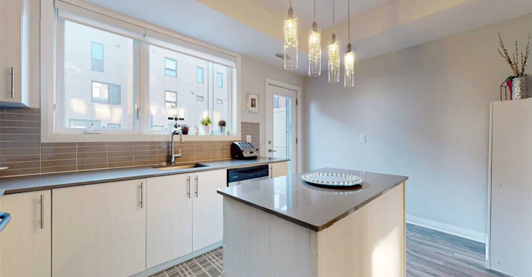 16 Caroline Carpenter Grove, Toronto, ON, M3K 0B1 - 23
