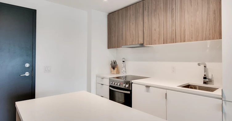 526-7 Smith Crescent, Toronto, ON, M8Z 0G3 - 5