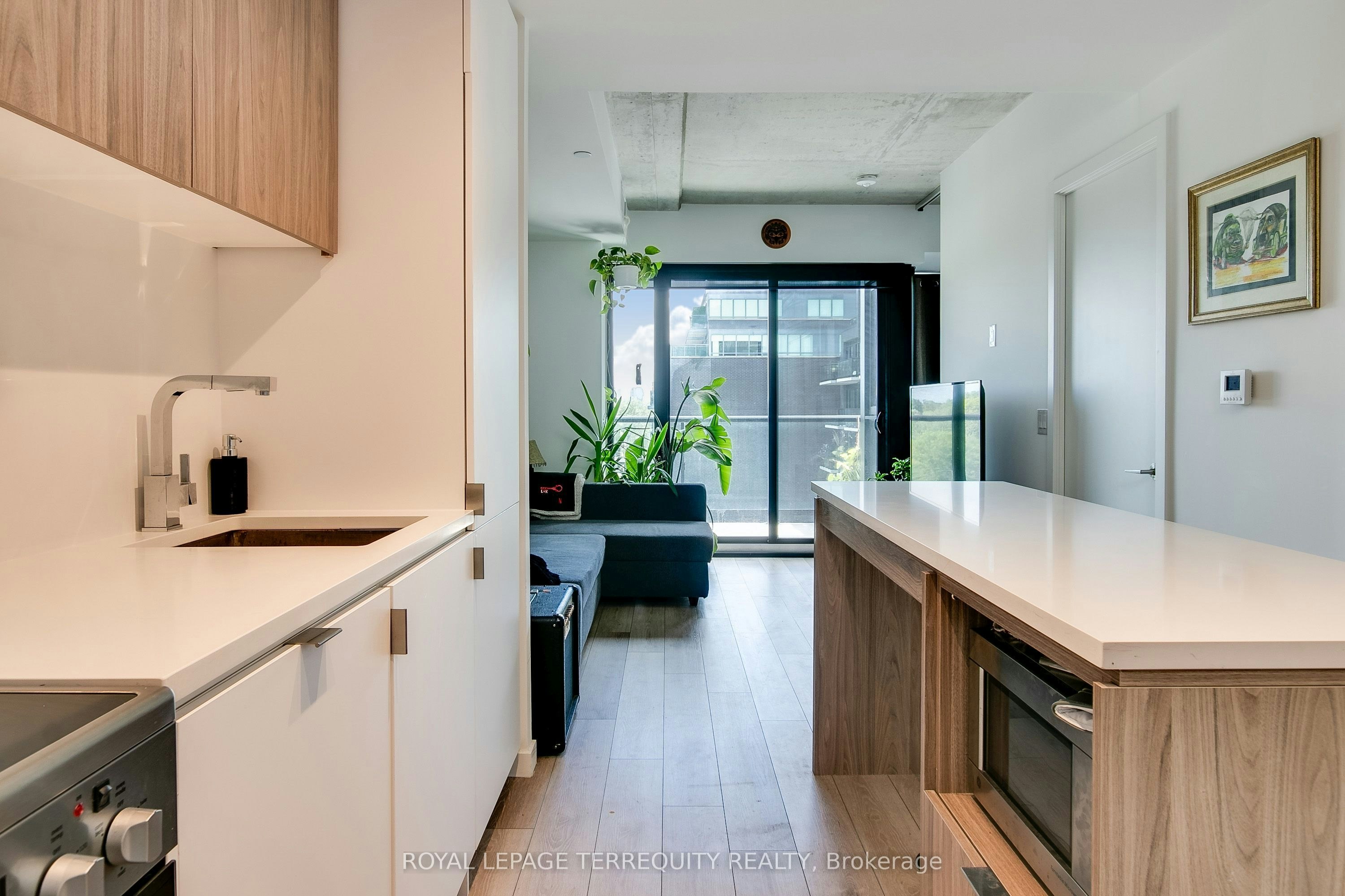 526-7 Smith Crescent, Toronto, ON, M8Z 0G3 - 7