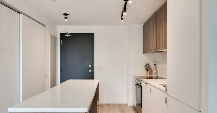 526-7 Smith Crescent, Toronto, ON, M8Z 0G3 - 6