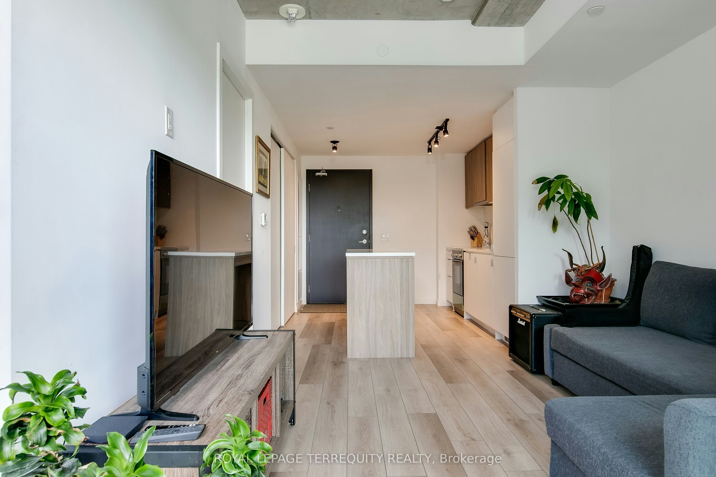 526-7 Smith Crescent, Toronto, ON, M8Z 0G3 - 10