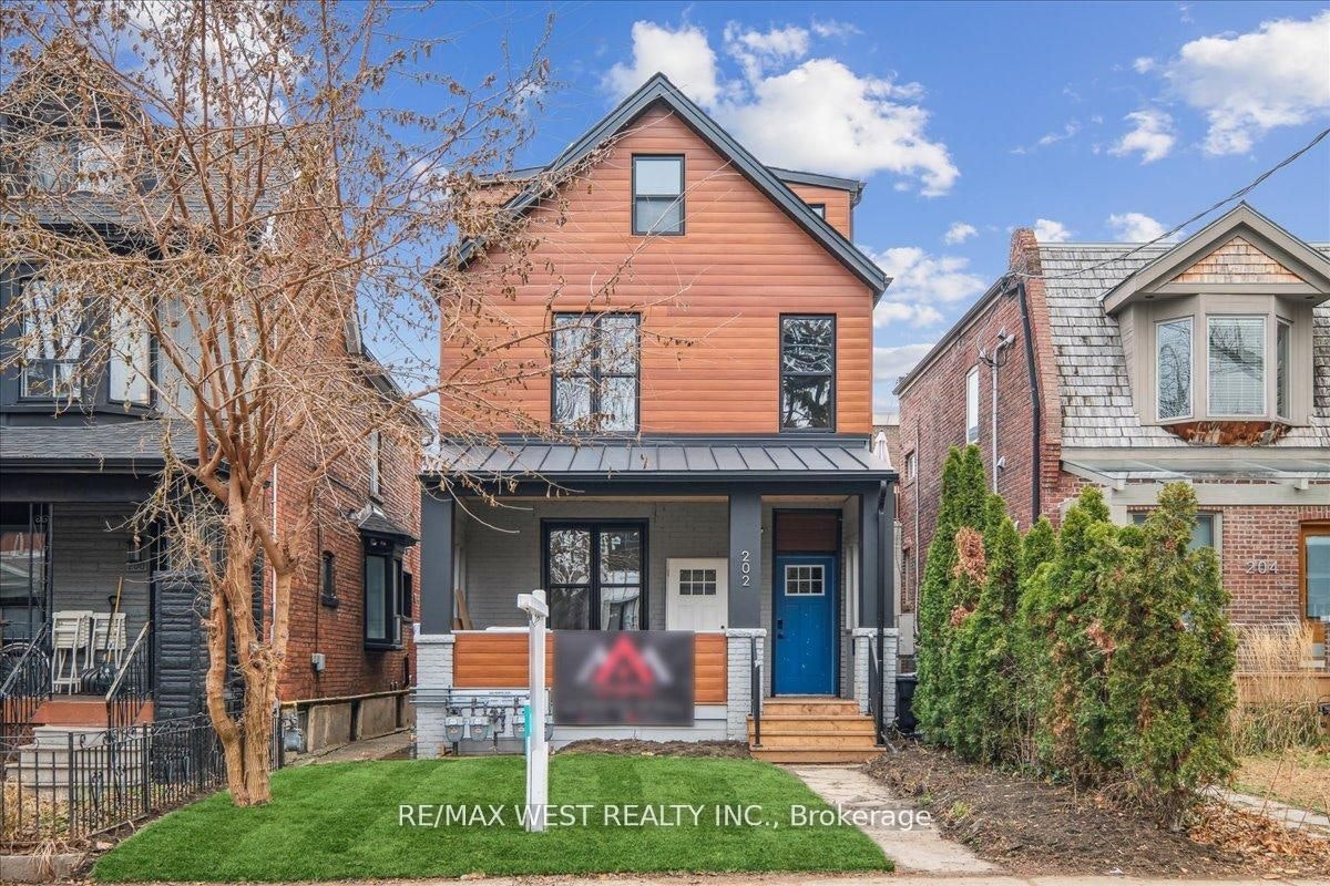 5-202 Perth Avenue, Toronto, ON, M6P 3X8