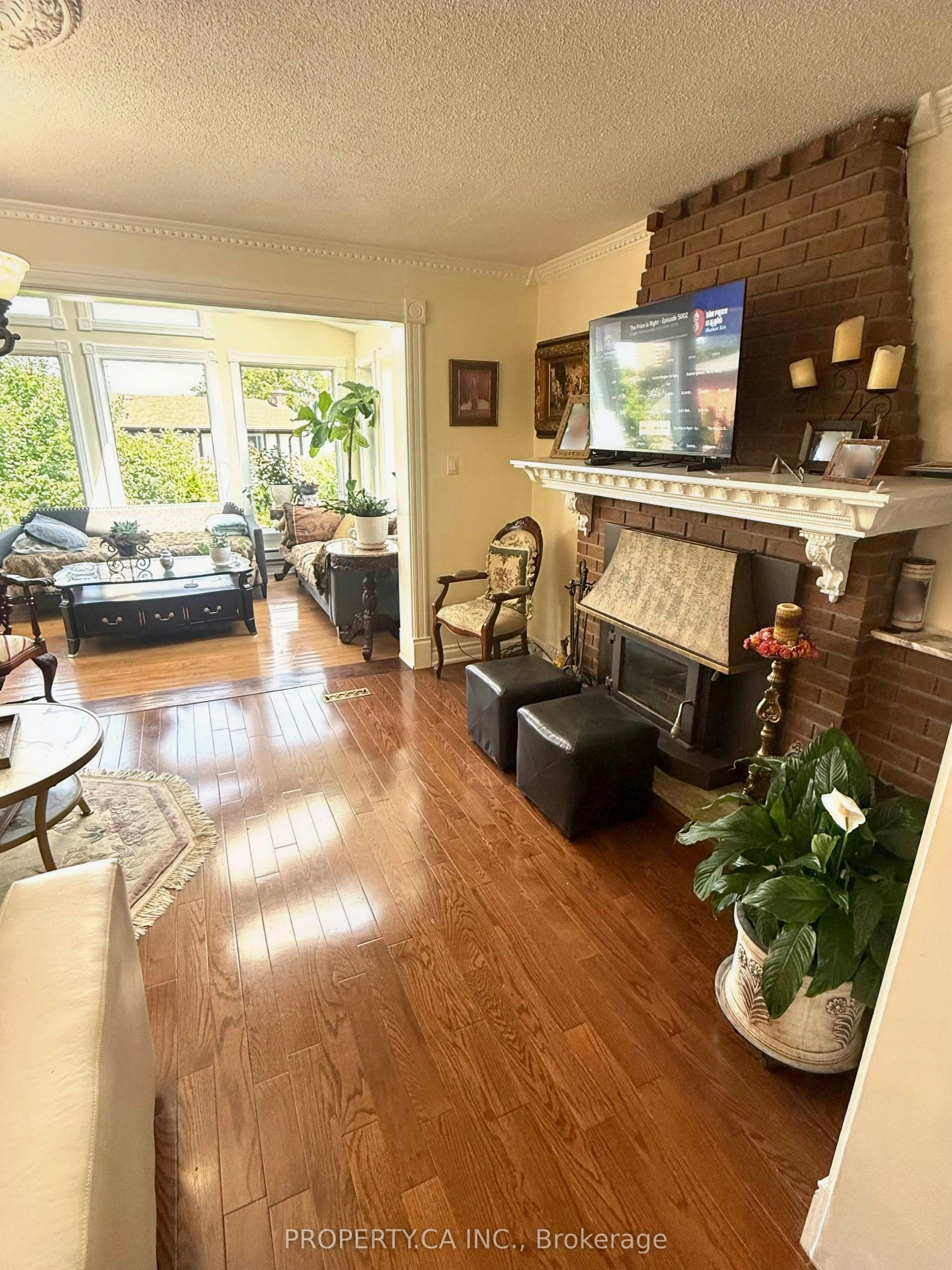 #Room 2-4099 Fieldgate Drive, Mississauga, ON, L4W 2C6 - 2