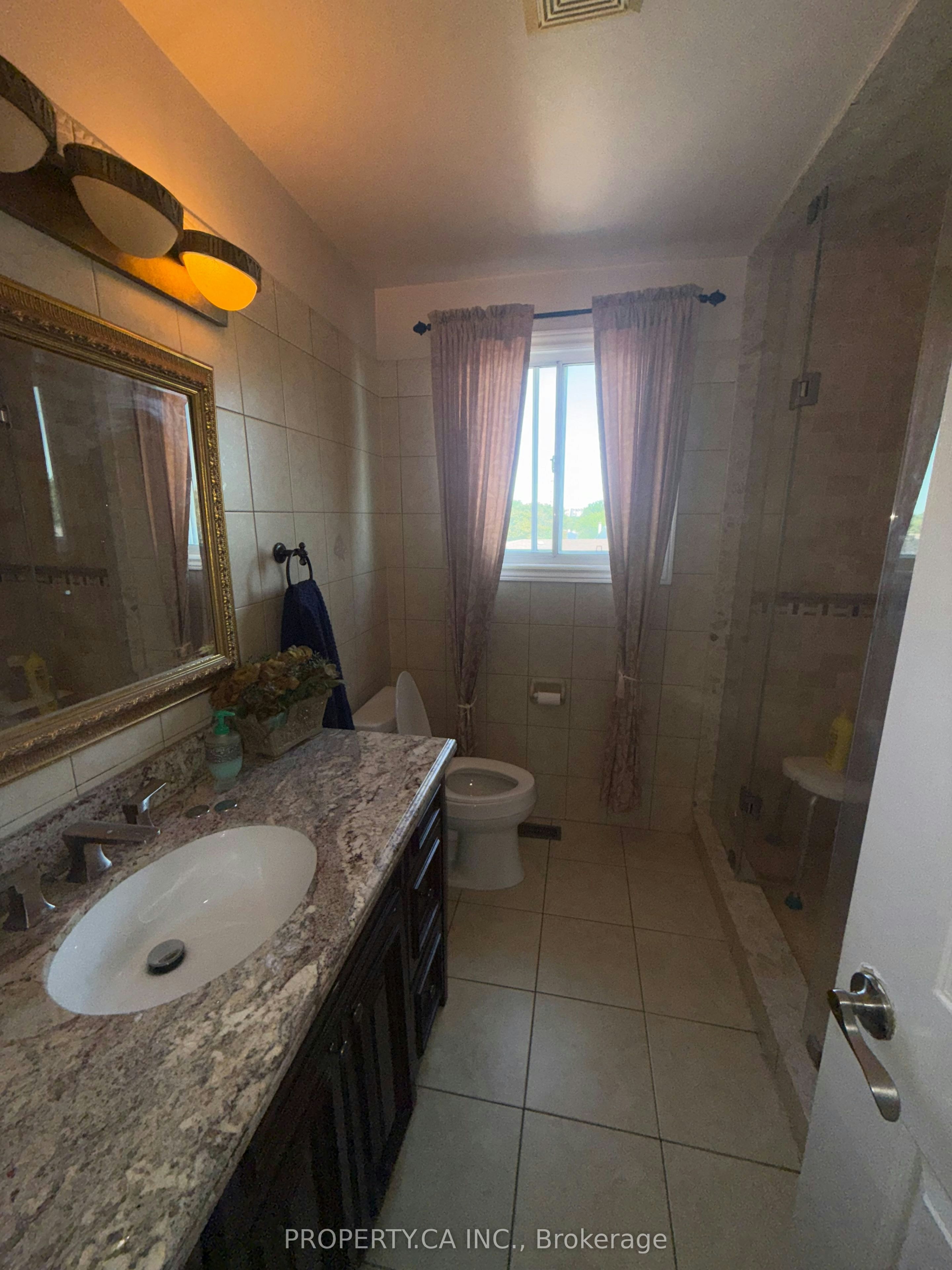 #Room 2-4099 Fieldgate Drive, Mississauga, ON, L4W 2C6 - 8