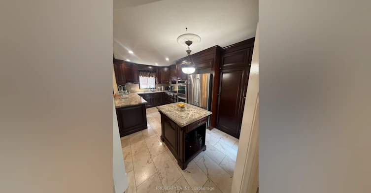 #Room 2-4099 Fieldgate Drive, Mississauga, ON, L4W 2C6 - 4
