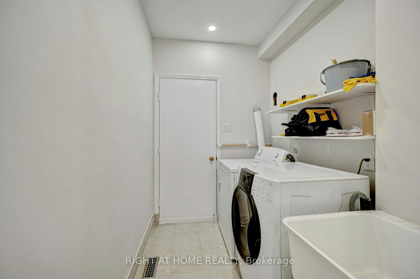 Main-6302 Tenth Line, Mississauga, ON, L5N 5T1 - 23