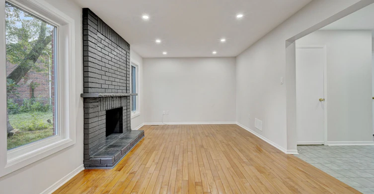 Main-6302 Tenth Line, Mississauga, ON, L5N 5T1 - 9