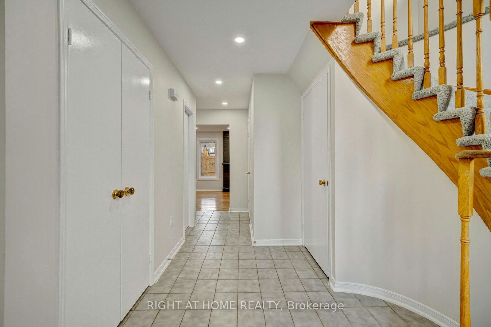 Main-6302 Tenth Line, Mississauga, ON, L5N 5T1 - 4