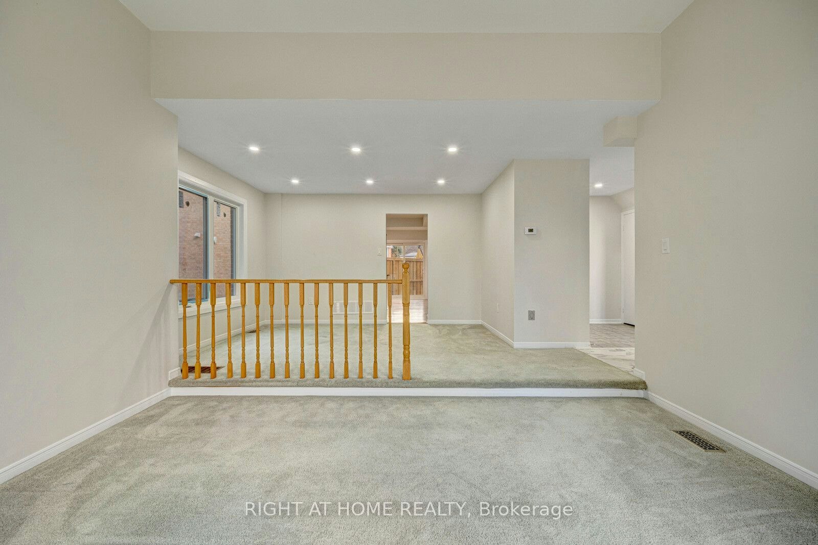 Main-6302 Tenth Line, Mississauga, ON, L5N 5T1 - 6