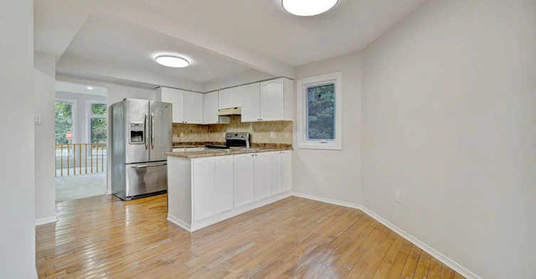Main-6302 Tenth Line, Mississauga, ON, L5N 5T1 - 11
