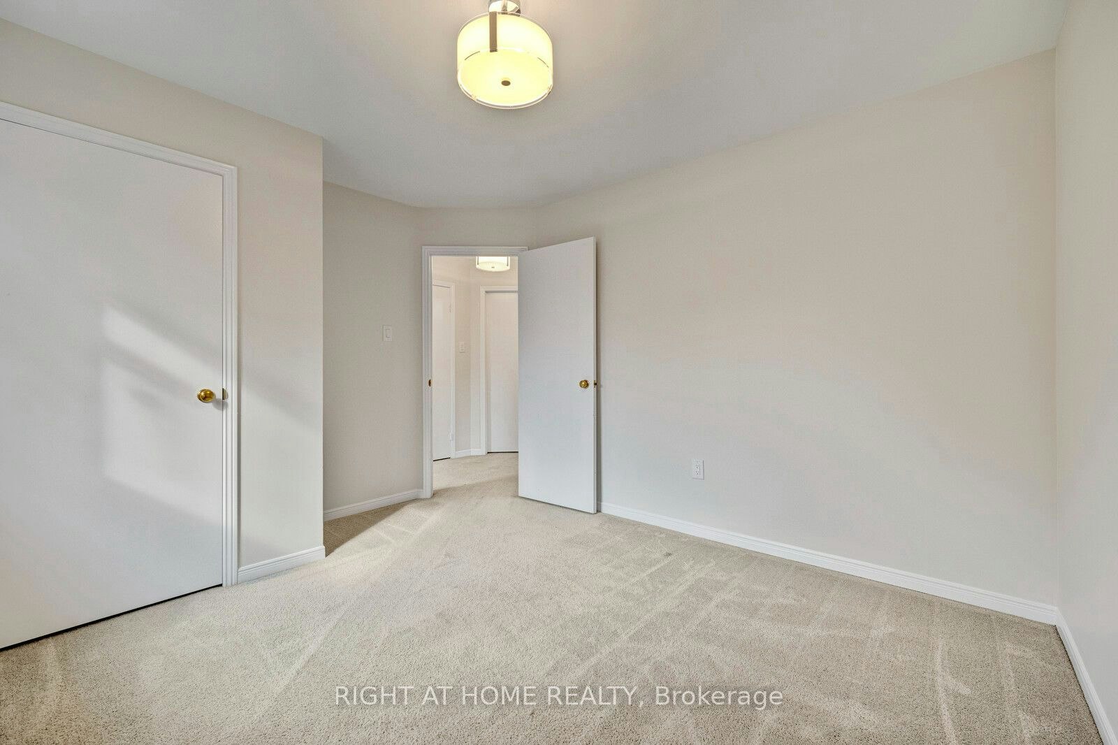 Main-6302 Tenth Line, Mississauga, ON, L5N 5T1 - 21