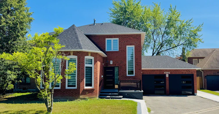 Main-6302 Tenth Line, Mississauga, ON, L5N 5T1