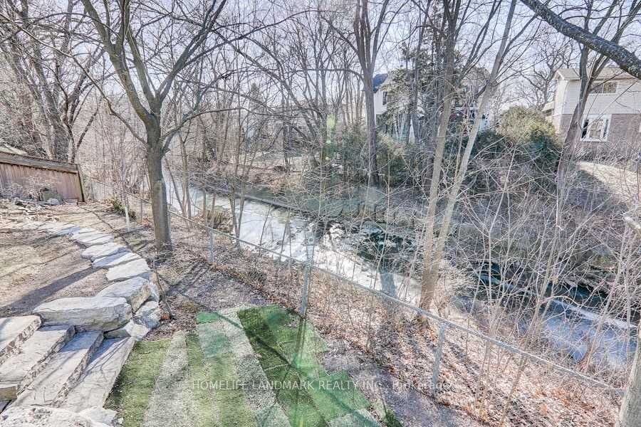 210 Valleyview Court, Oakville, ON, L6L 5H8 - 14