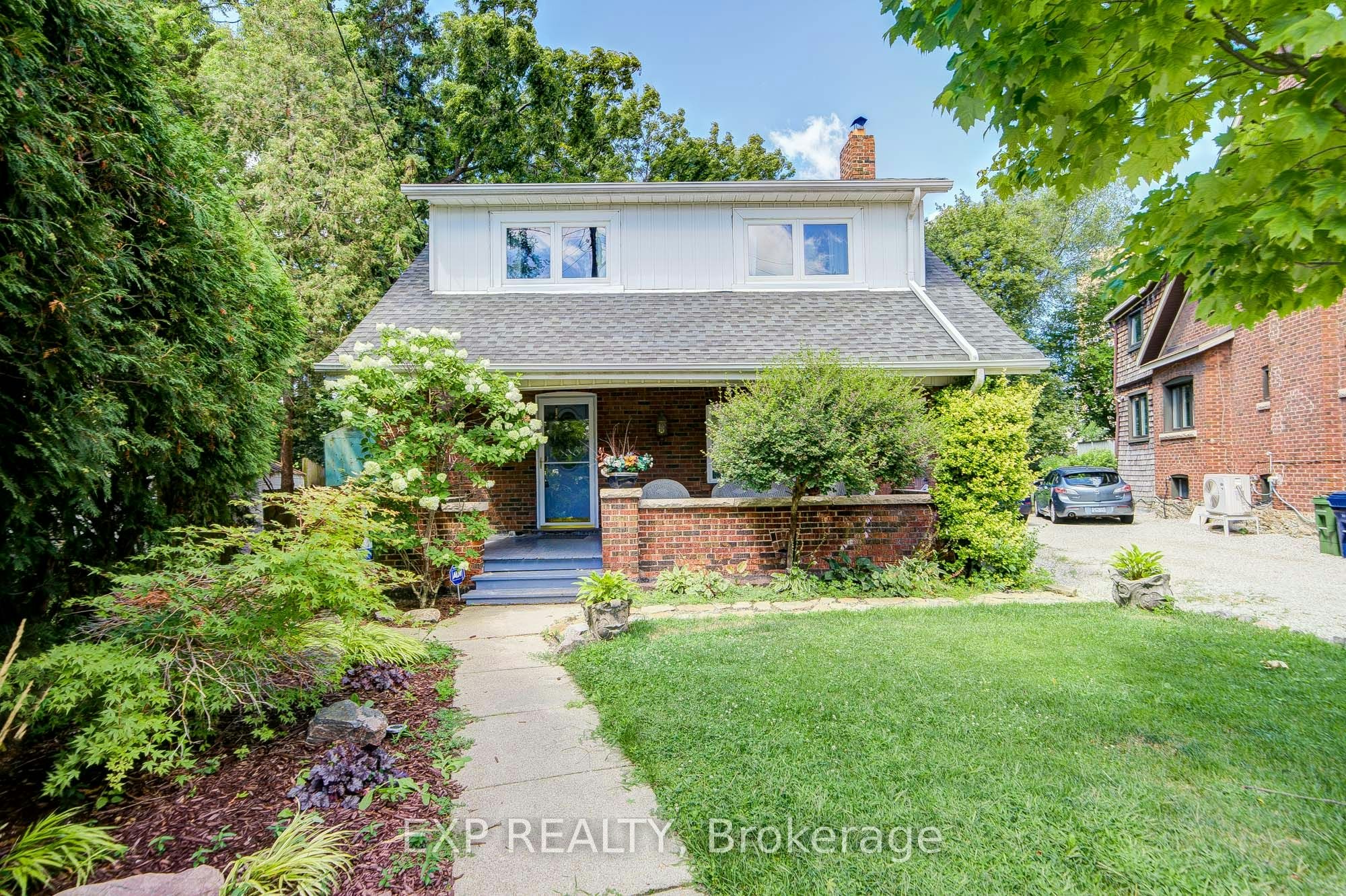 10 King Street Crescent, Toronto, ON, M9N 1K6