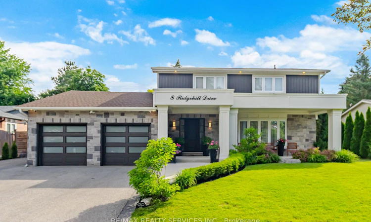 8 Ridgehill Drive