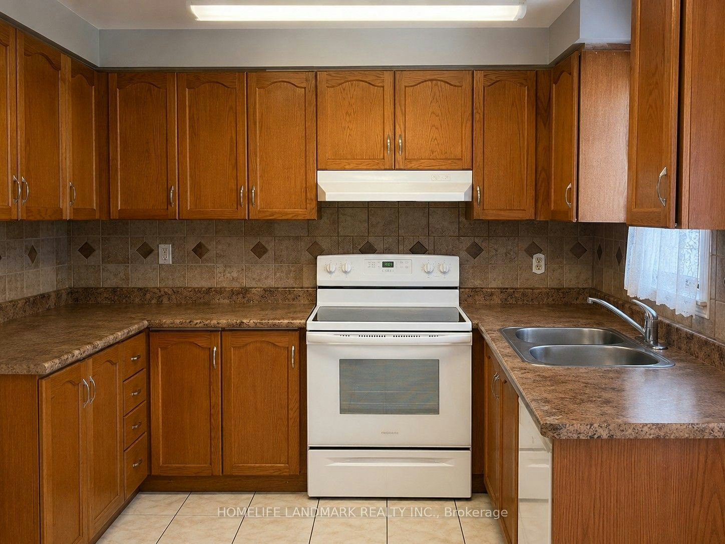 16 Torada Court, Brampton, ON, L7A 1H6 - 2