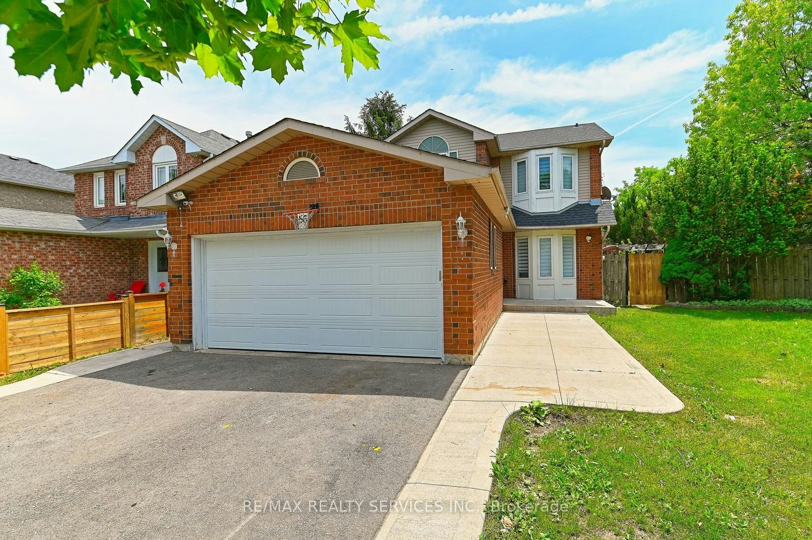 56 Mullis Crescent, Brampton, ON, L6Y 4T2