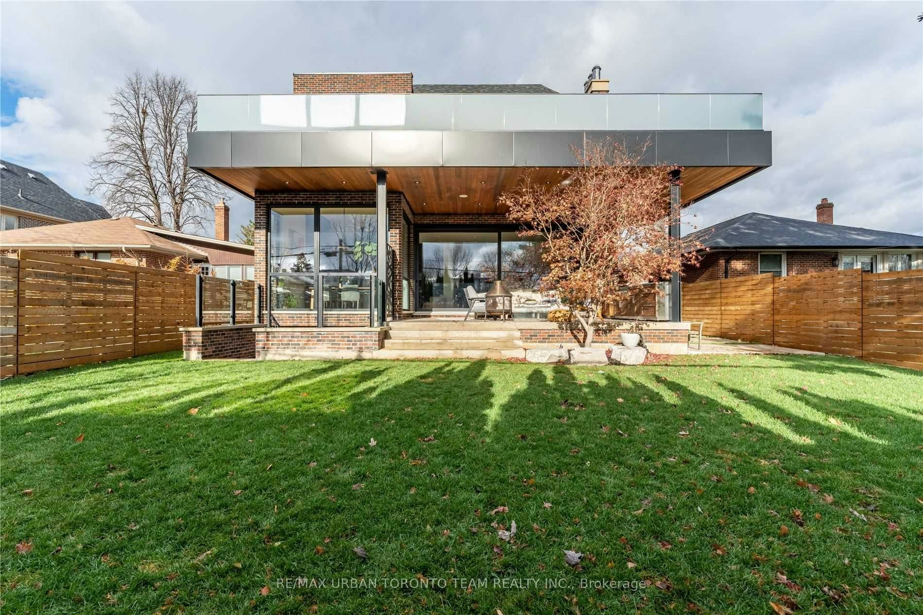 39 Cardigan Road, Toronto, ON, M8Z 2W1 - 38
