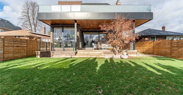 39 Cardigan Road, Toronto, ON, M8Z 2W1 - 38