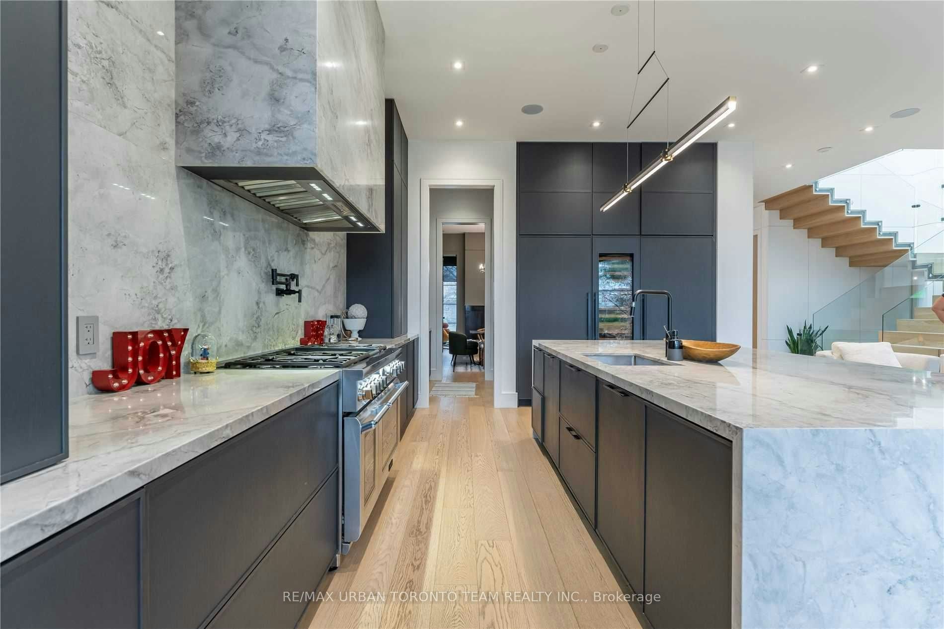 39 Cardigan Road, Toronto, ON, M8Z 2W1 - 15