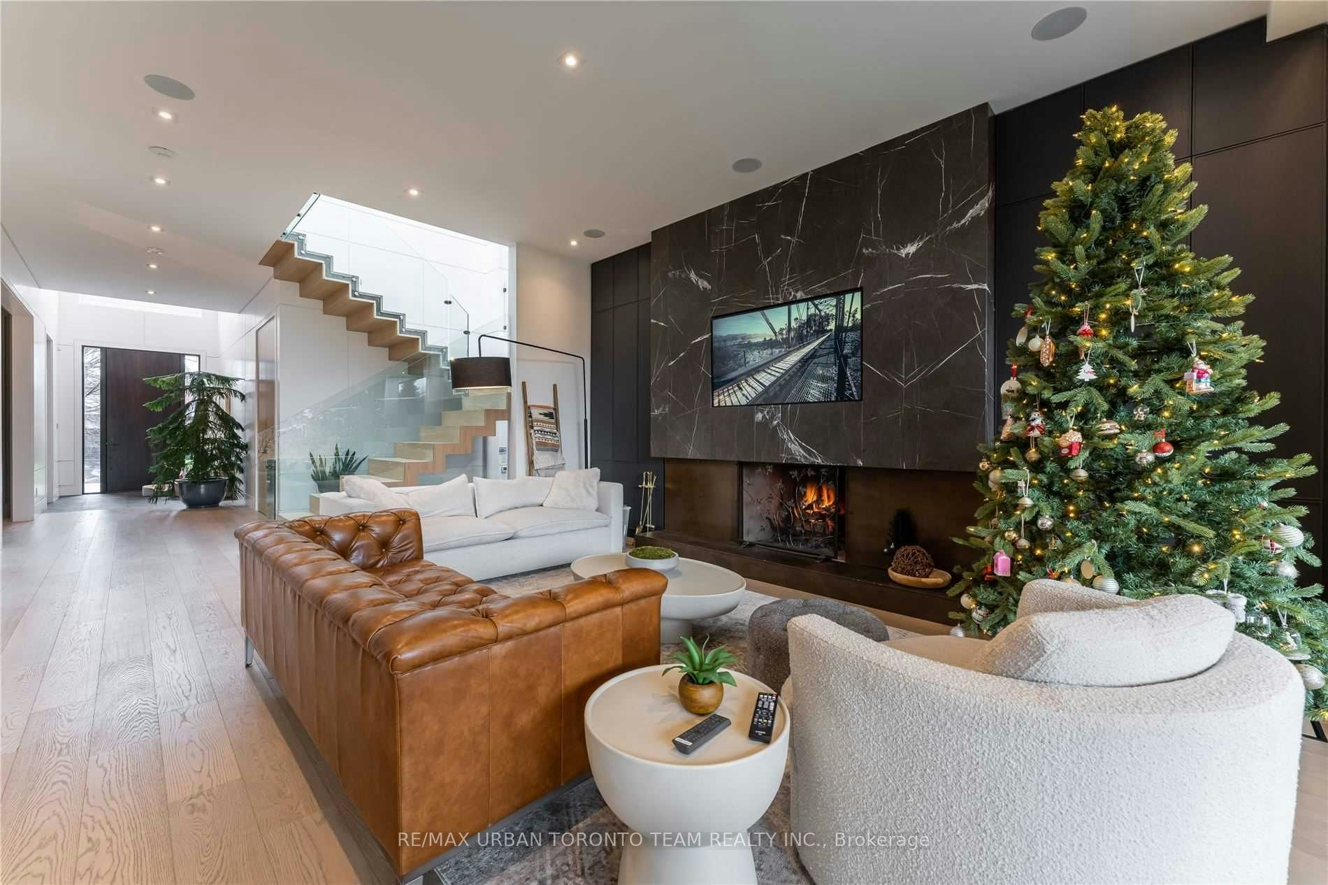 39 Cardigan Road, Toronto, ON, M8Z 2W1 - 9