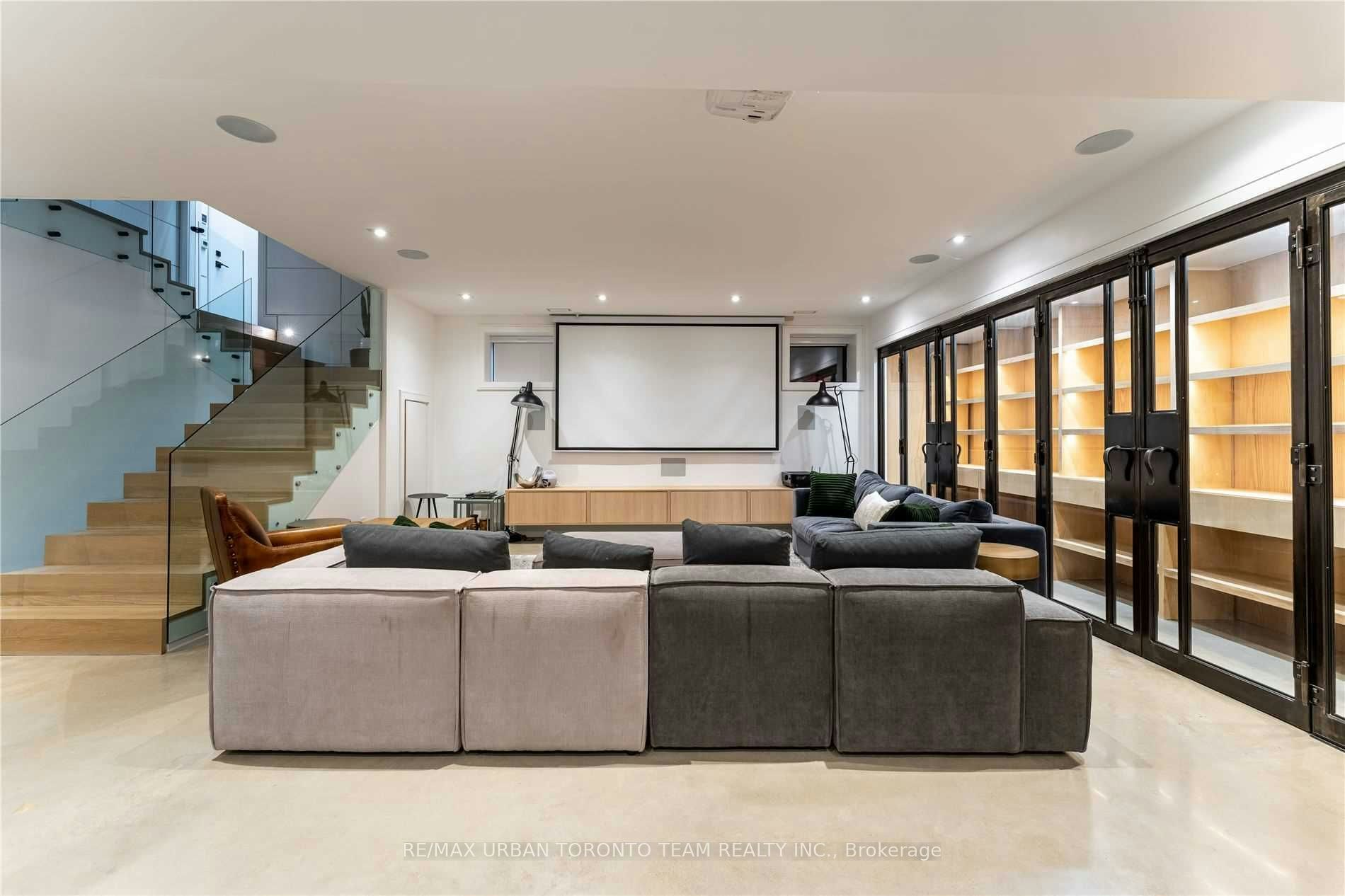 39 Cardigan Road, Toronto, ON, M8Z 2W1 - 33