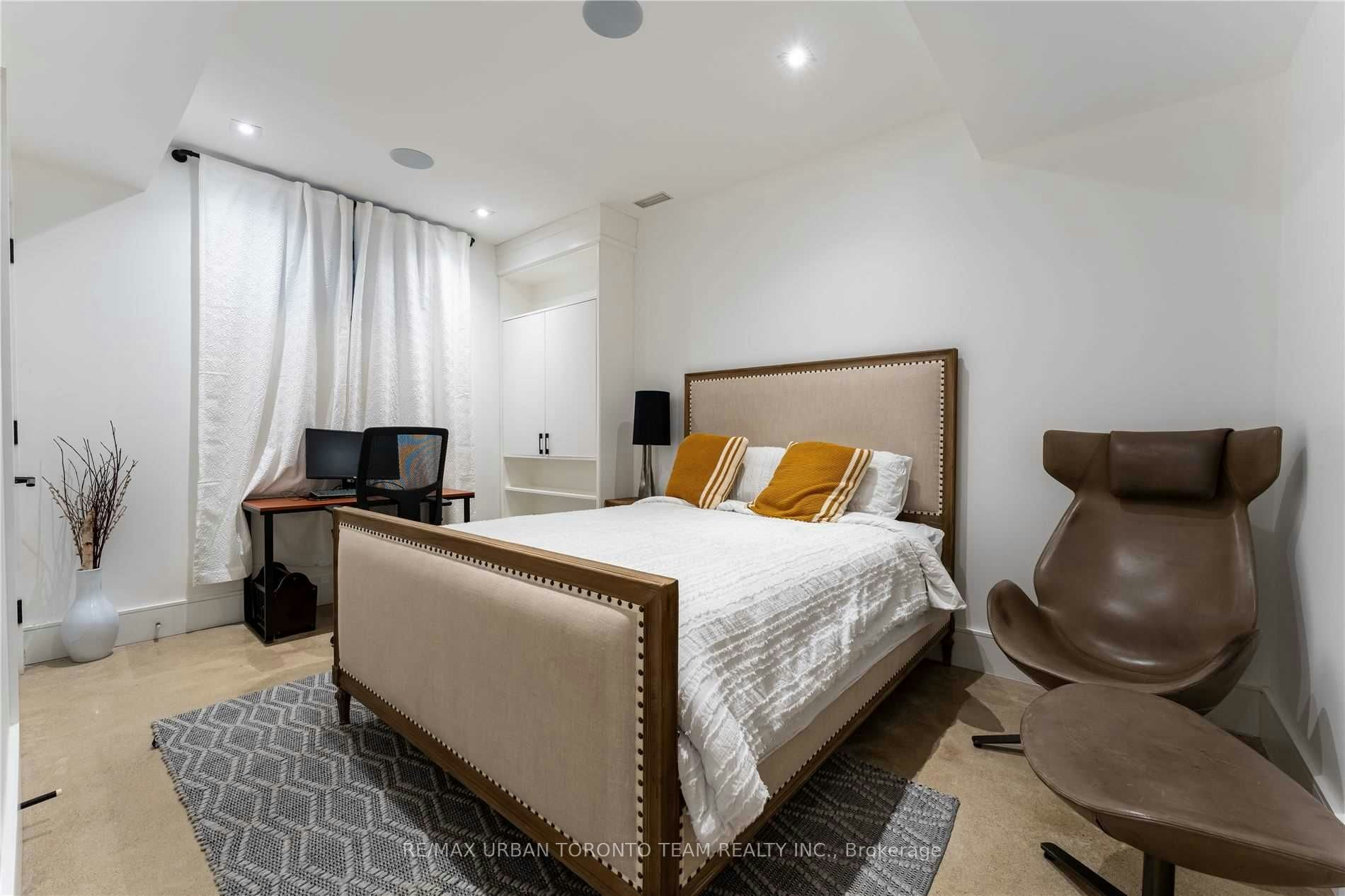 39 Cardigan Road, Toronto, ON, M8Z 2W1 - 36