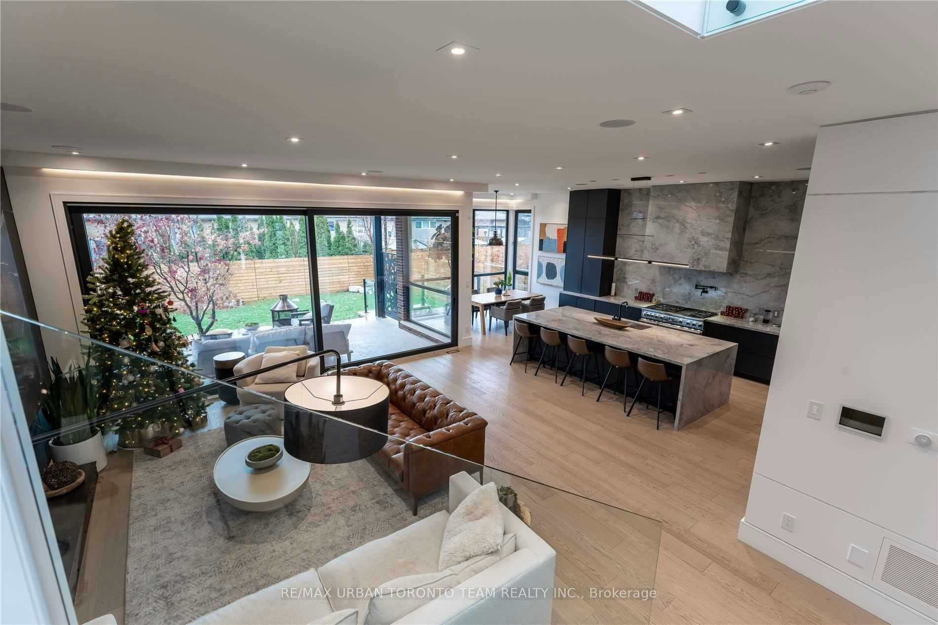 39 Cardigan Road, Toronto, ON, M8Z 2W1 - 8