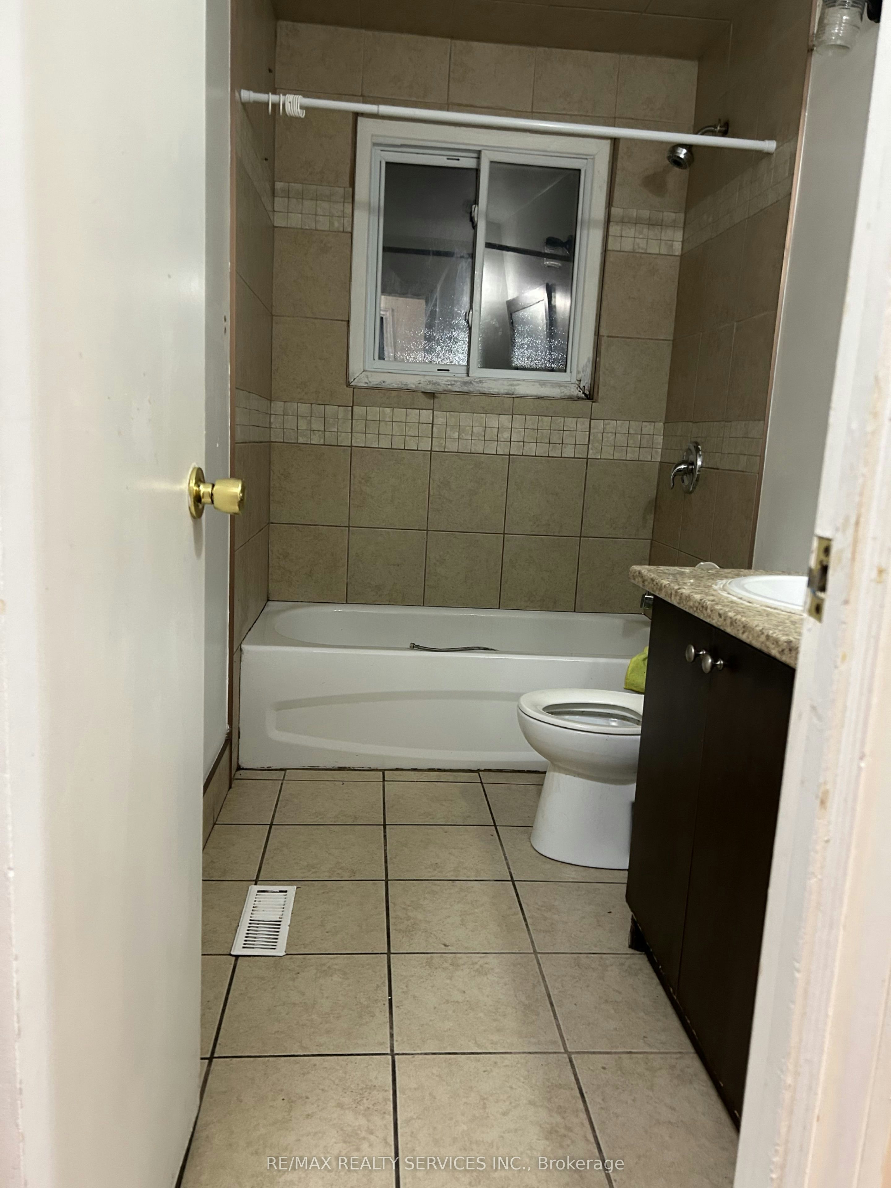 100 Sutherland Avenue, Brampton, ON, L6V 2H7 - 5