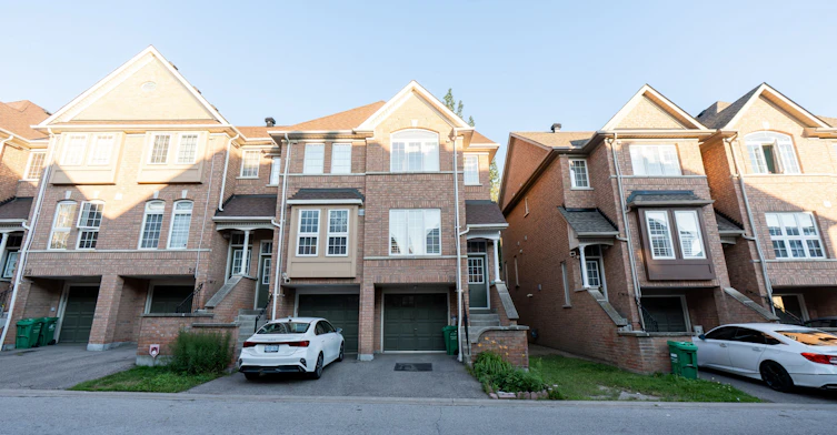 28-50 Strathaven Drive, Mississauga, ON, L5R 4E7 - 3