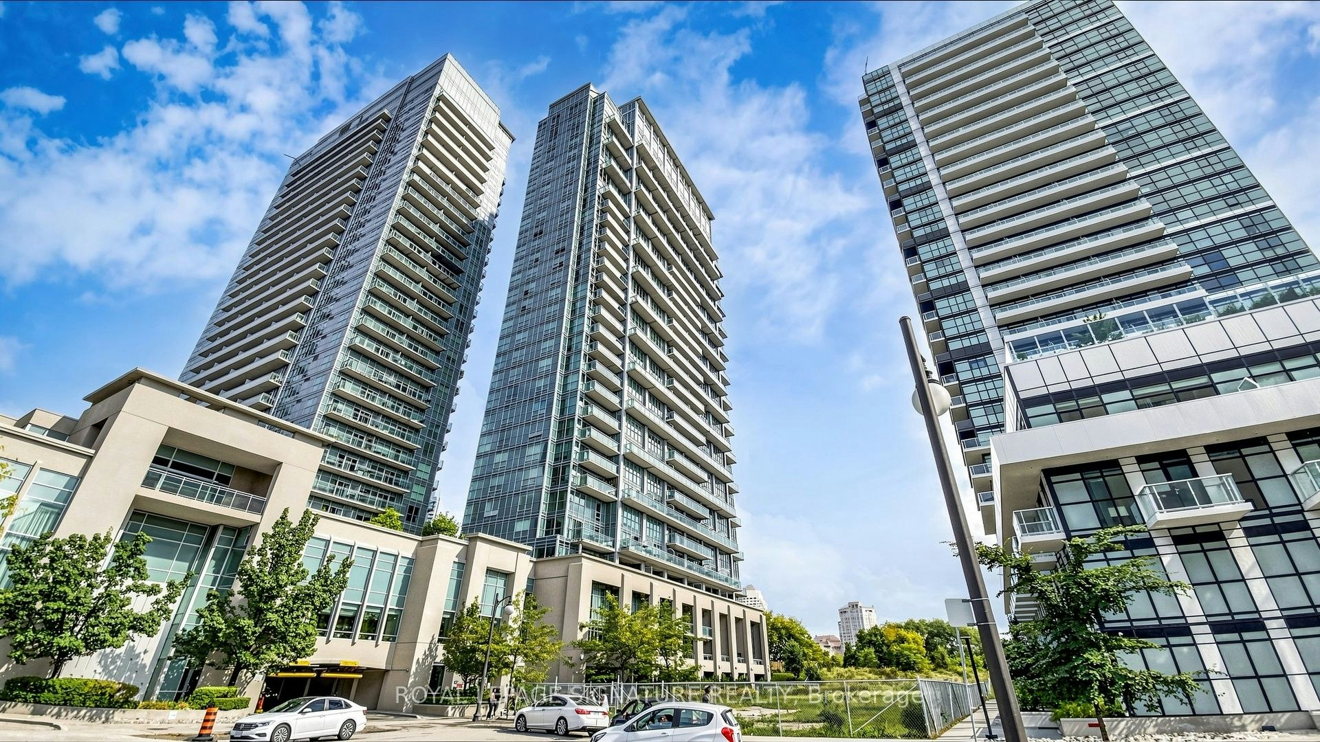 2524-165 Legion Road, Toronto, ON, M8Y 0B3